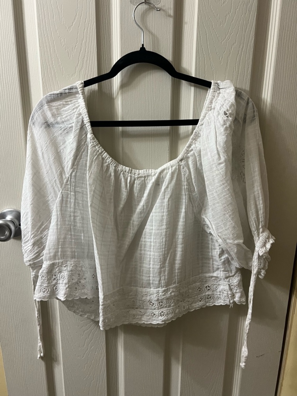 American Eagle Outfitters White Eyelet Peasant Top